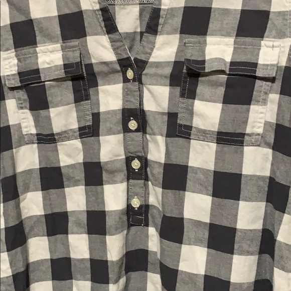 Old Navy Buffalo Black and white plaid blouse - Picture 5 of 7